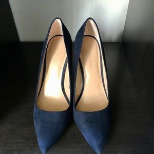 Saks Fifth Avenue Blue pumps EXCELLENT CONDITION